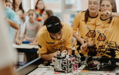 Catarinenses vão a SP disputar etapa nacional do torneio de robótica da FLL