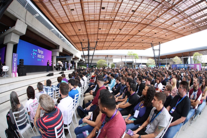 Floripa Mais Tec Summit recebe 2,2 mil pessoas no aeroporto de Florianópolis