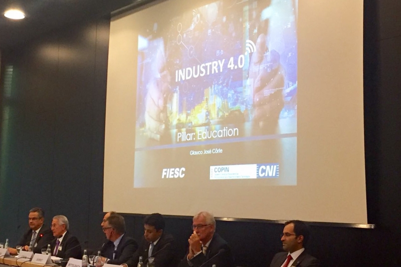 Presidente da FIESC, Glauco José Côrte, participou de painel sobre indústria 4.0 (foto: divulgação FIESC)