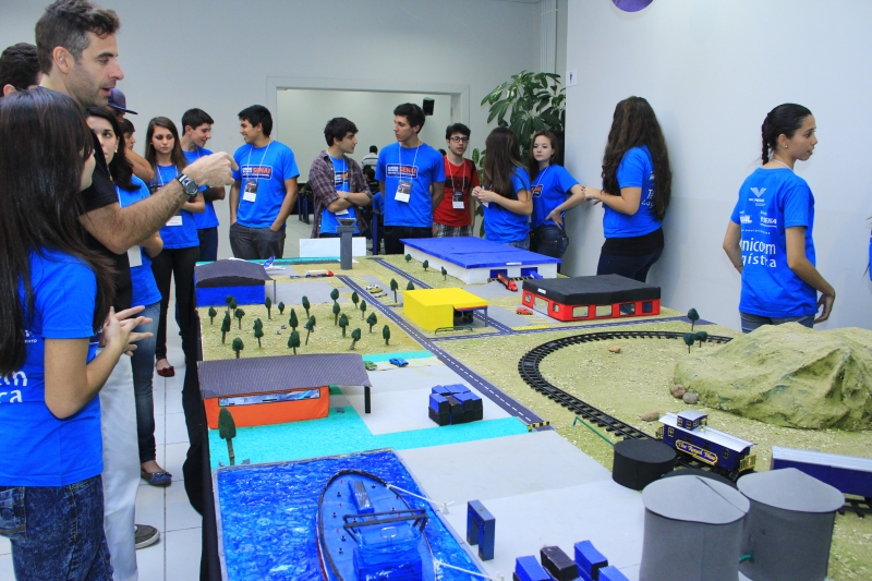 Em 2013, diversos projetos de alunos foram apresentados no Mundo SENAI. Foto: Ronei Junior